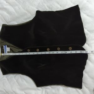 Pendleton Velvet Vest in Olive stunning